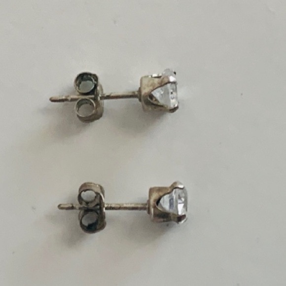 Clear stone earrings - Picture 2 of 2